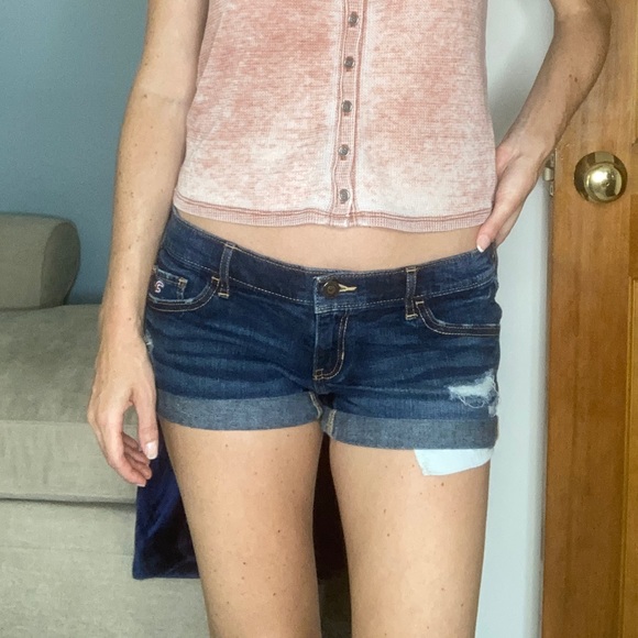 Hollister Low Rise Shorts - Picture 5 of 7